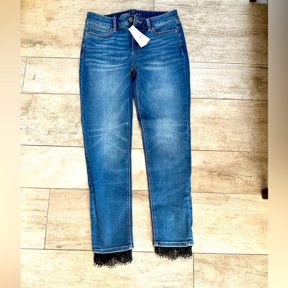 White House Black Market Skinny Jeans Cropped with Black Lace. Size 2